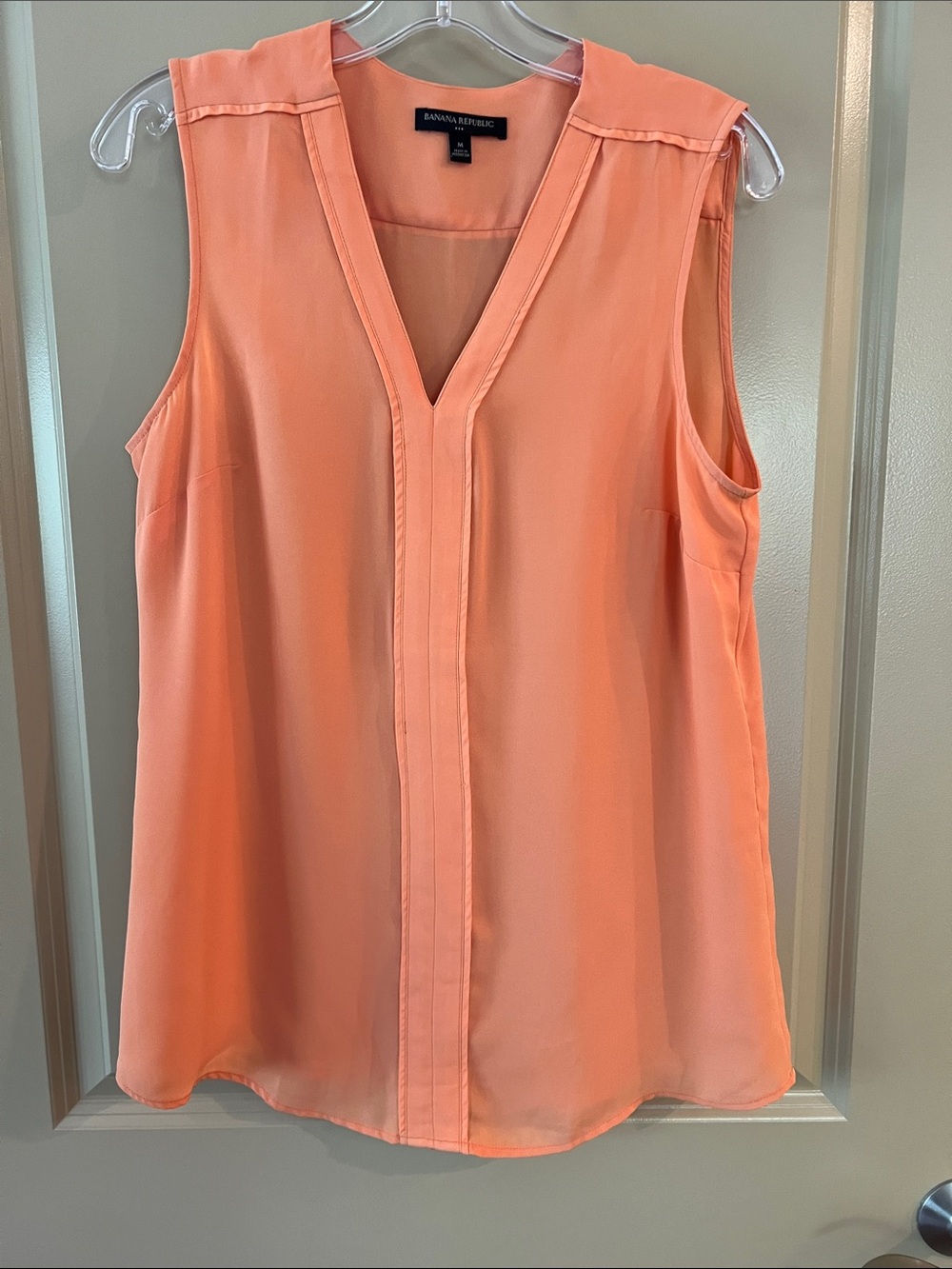 Banana Republic Factory Coral V-Neck Sleeveless Shell